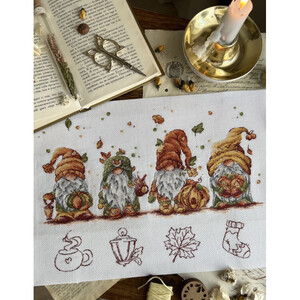 Borduurblad productfoto Borduurpakket Andriana – Autumn Gnomes 2