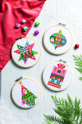 Borduurblad productfoto Digitaal patroon Merry Stitchmas - Emma Congdon
