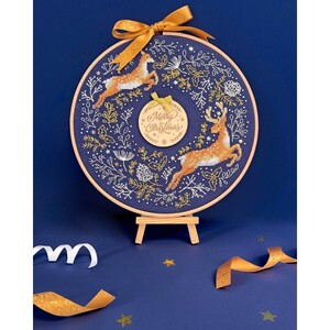 Borduurblad productfoto Borduurpakket Bothy Threads - Woodland Wreath 2